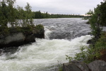 Река Умба, порог Падун. Бочка в первой ступени слева от островка.09.08.2008 20:16:49